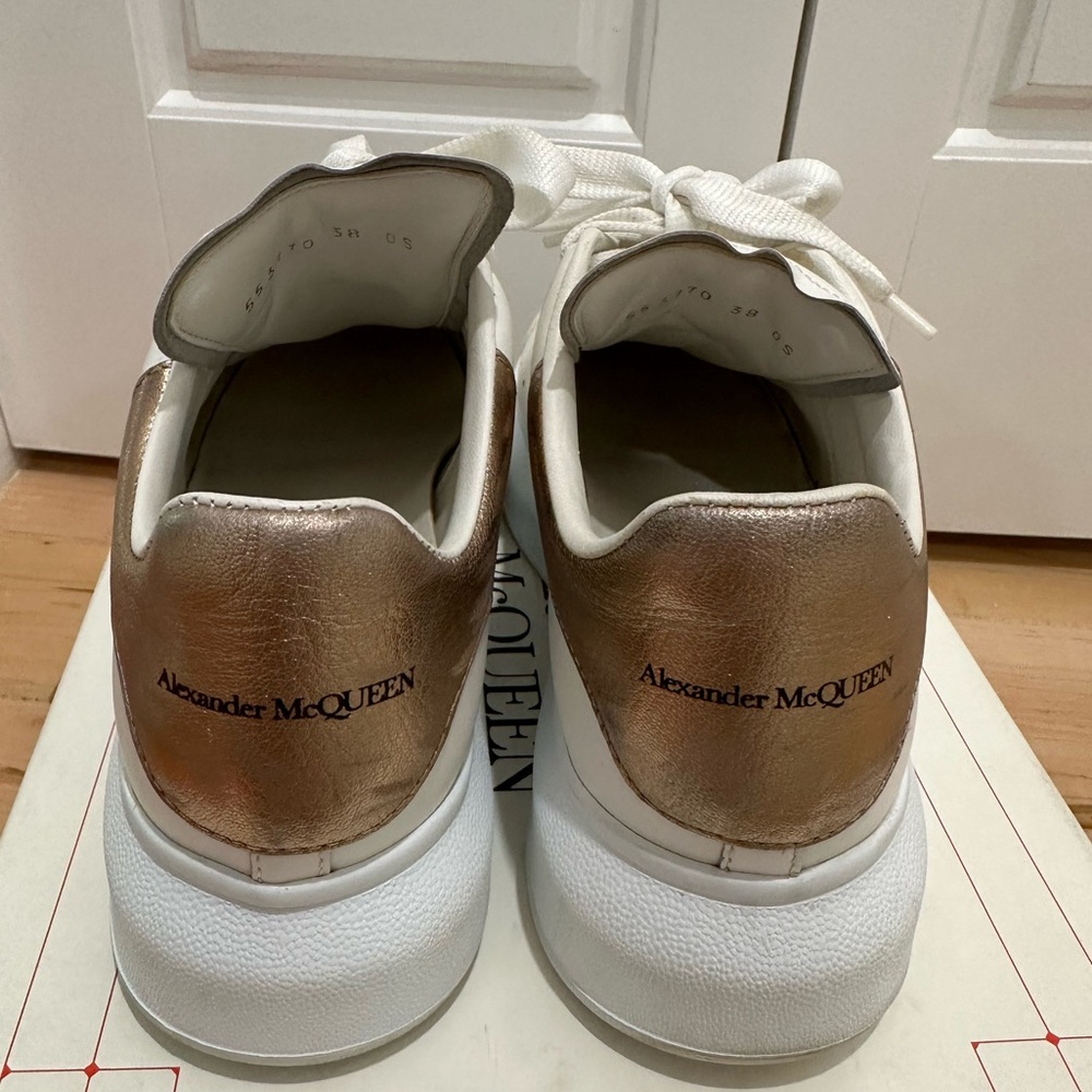 Alexander McQueen Oversized Shoes - white and bronze - Picture 8 of 9